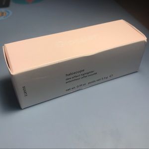 glossier haloscope highlighter in quartz